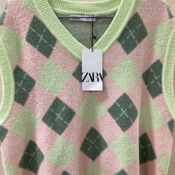 ZARA Sweater Vest - Picture 2 of 8